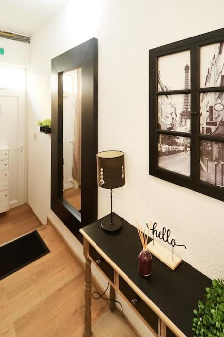 Studio-Balcon Center Of Mons Esterno foto