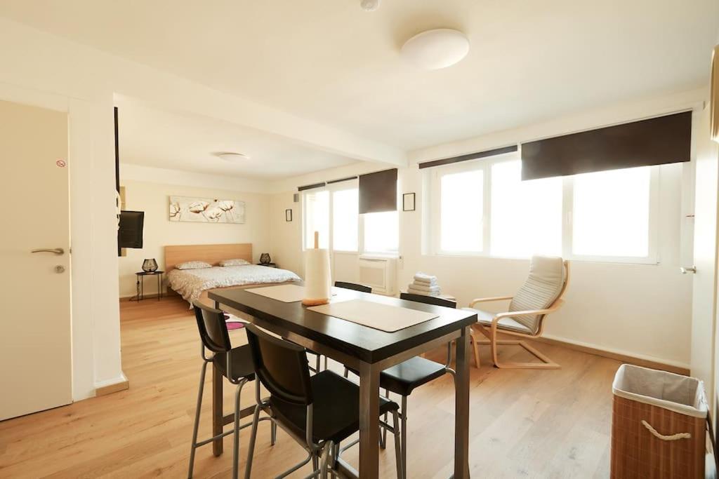 Studio-Balcon Center Of Mons Esterno foto