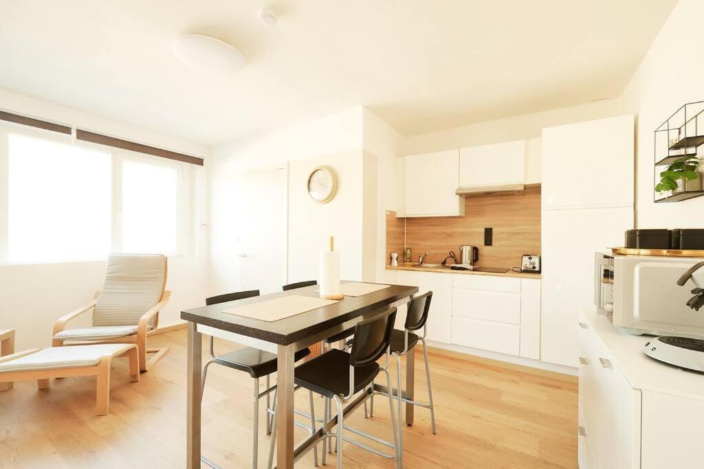 Studio-Balcon Center Of Mons Esterno foto